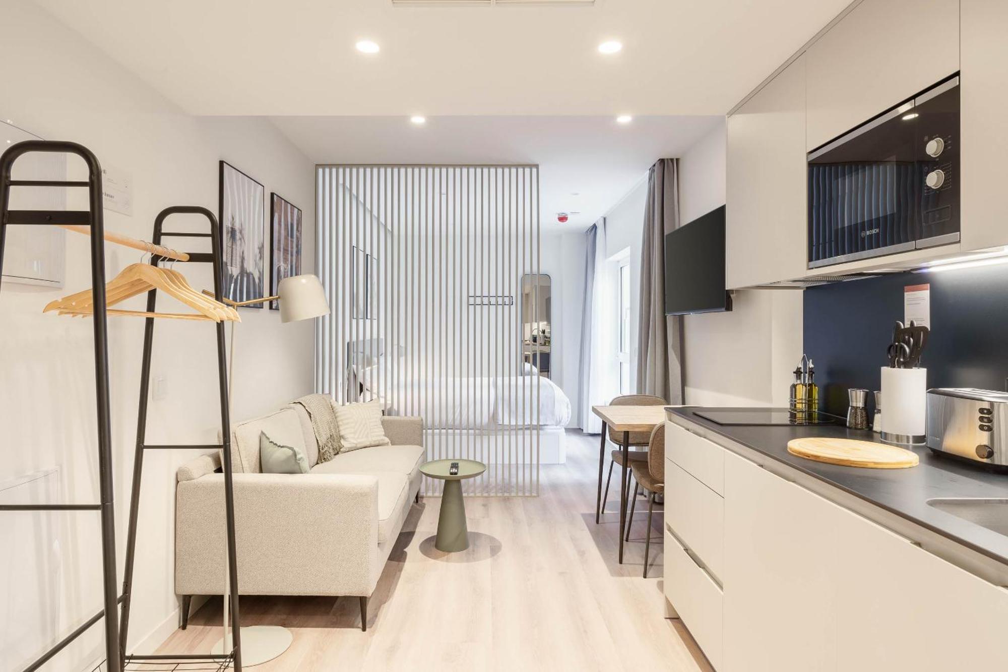 Limehome Madrid Calle De Juan Hurtado De Mendoza Exterior foto